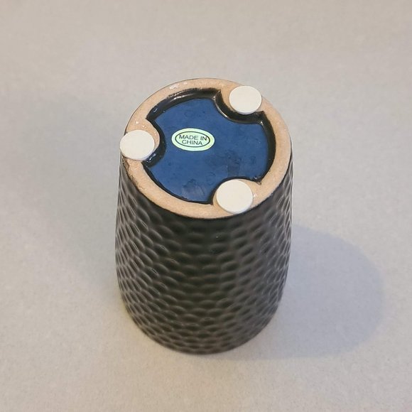 Little Black Flower Pot with Polka Dot 3D Detailing - Picture 6 of 9